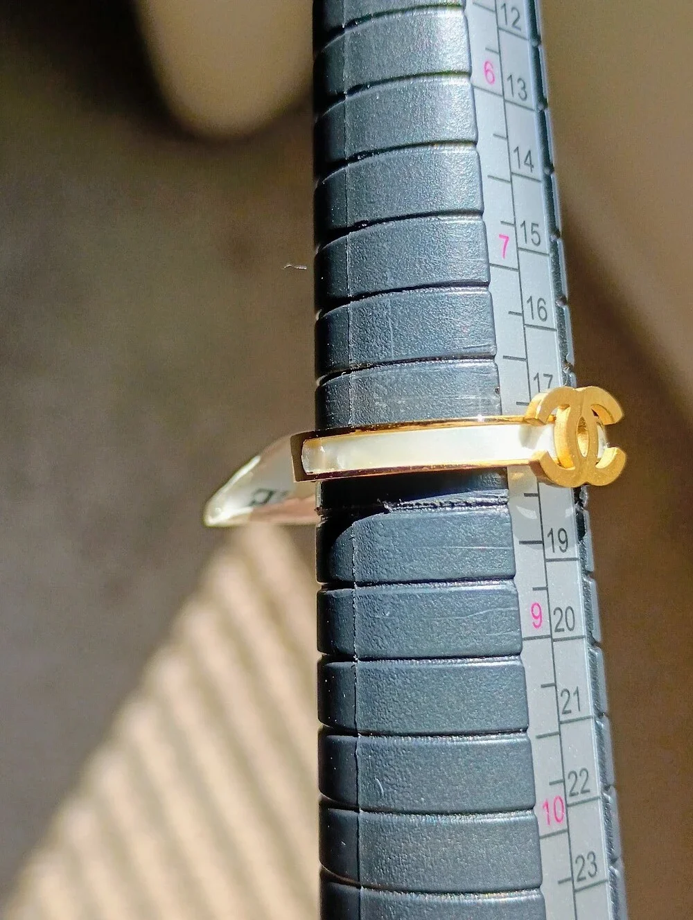 New Chic Gold Interlocking Logo Ring with Faux MOP Clear Stones